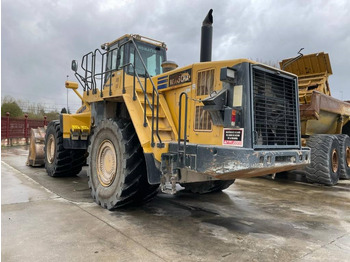 اللودر بعجل KOMATSU WA600-6