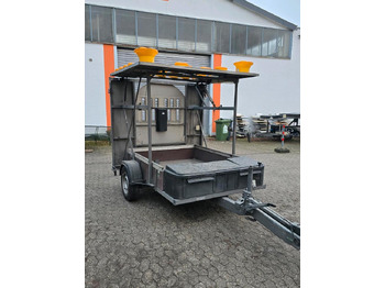 مقطورة Nissen LED Absperrtafel FAT Verkehrsleittafel Verkehrssicherungsanhänger Verkehrsleitanhänger Sperrwand: صور 2