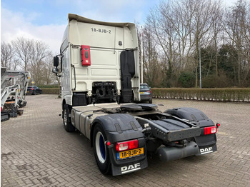 شاحنة جرار DAF XF 460 4x2 / APK - TUV JANUARI 2026 / HOLLAND TRUCK / ADR KLASSE I II III / 2 BEDS /: صور 3