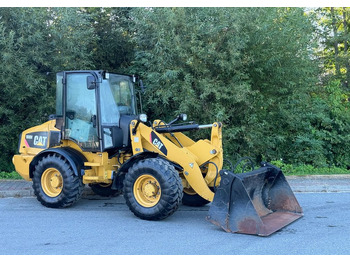اللودر بعجل CATERPILLAR 908H