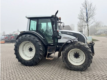 جرار Valtra N141 hitech, Fronthef, Frontpto: صور 4