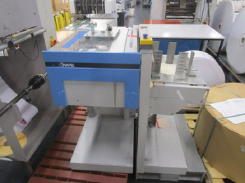 آلة قطع الورق