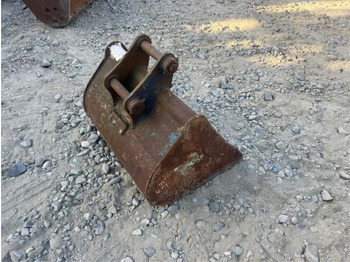 بكت حفار Godet de terrassement - axe 35 mm: صور 4 بكت حفار Godet de terrassement - axe 35 mm: صور 4