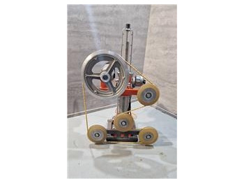الأدوات والمعدات HUSQVARNA