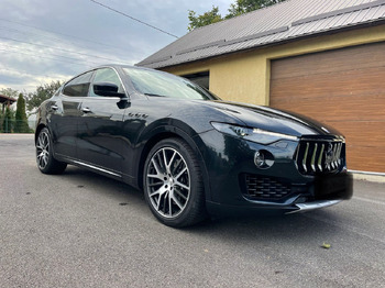 سيارة دفع رباعي MASERATI LEVANTE 4X4: صور 4
