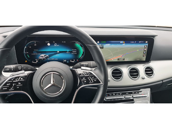سيارة ستيشن MERCEDES-BENZ