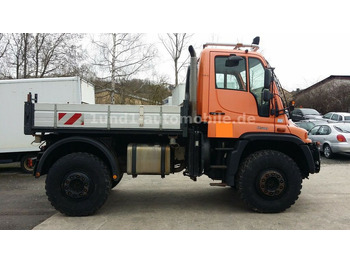 سيارة بلدية UNIMOG U300