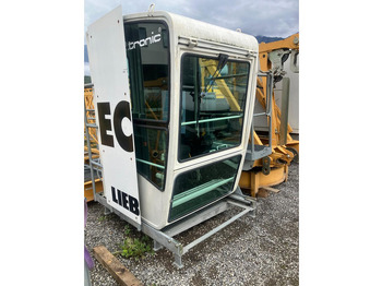 رافعة برجية LIEBHERR