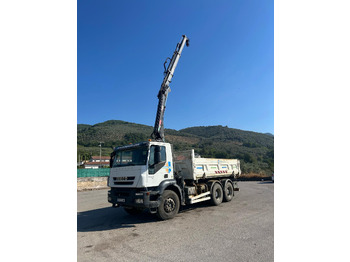 شاحنة كرين IVECO Trakker