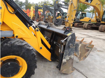 حفار متعدد الاستخدام JCB 3CX: صور 3
