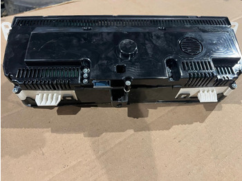 لوحة القيادة Continental FH4: صور 3 لوحة القيادة Continental FH4: صور 3