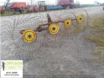 لمّامَة القش JOHN DEERE