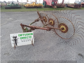 لمّامَة القش JOHN DEERE