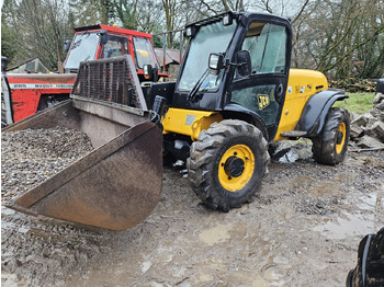 رافعة تلسكوبية JCB