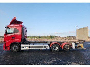 الشاسيه شاحنة Iveco S-Way 6x2 LNG / LBG: صور 2