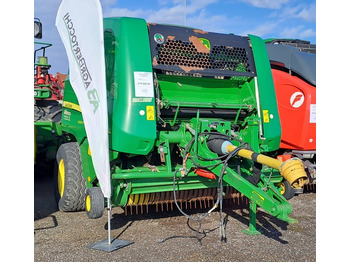 مكبس القش الدائري JOHN DEERE