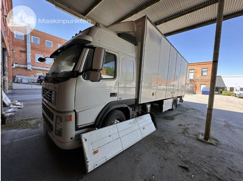 بصندوق مغلق شاحنة VOLVO FM 300