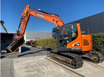 حفارات زحافة DOOSAN DX140LCR-5