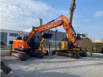 حفارات زحافة DOOSAN DX140LCR-5