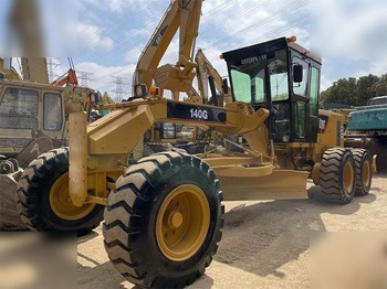 آلة تسوية الأرض CATERPILLAR 140G