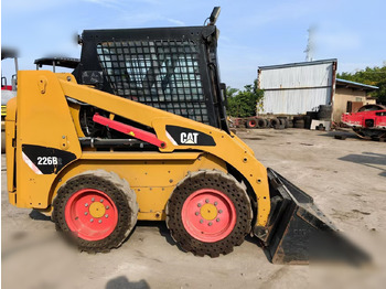شيول صغير CATERPILLAR 226B