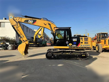 حفارات زحافة CATERPILLAR 320D