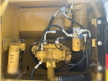 حفارات زحافة CATERPILLAR 323DL: صور 3