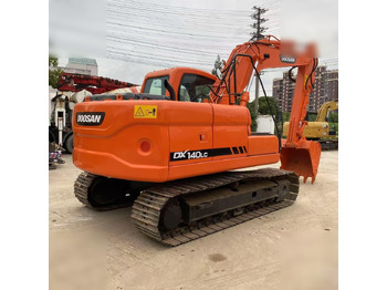 حفارات زحافة DOOSAN DX140