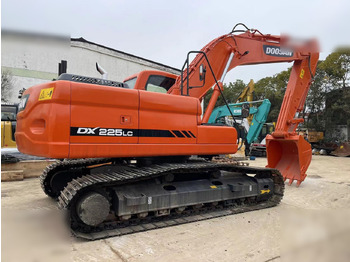 حفارات زحافة DOOSAN DX225LC