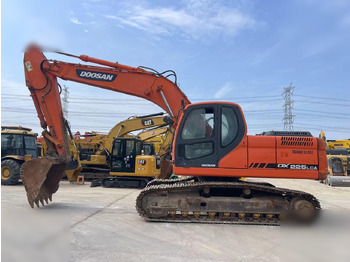 حفارات زحافة DOOSAN DX225LCA