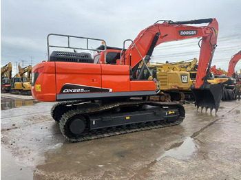 حفارات زحافة DOOSAN DX225LCA