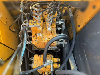 حفارة على عجلات HYUNDAI ROBEX 150W-7A: صور 5