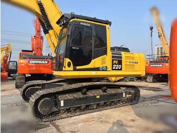 حفارات زحافة KOMATSU PC220-8M0: صور 3