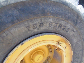 اللودر بعجل VOLVO L110H