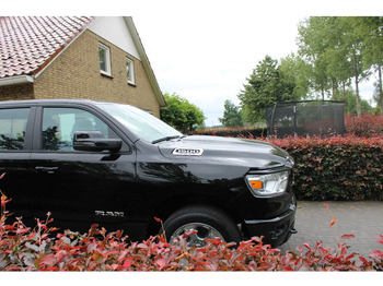سيارة جديد Dodge Ram Pick Up 1500 V8 Bighorn: صور 2