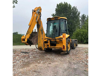 حفار متعدد الاستخدام JCB 3CX