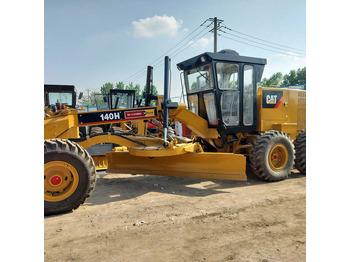 آلة تسوية الأرض CATERPILLAR 140H