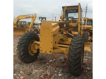 آلة تسوية الأرض CATERPILLAR 140K