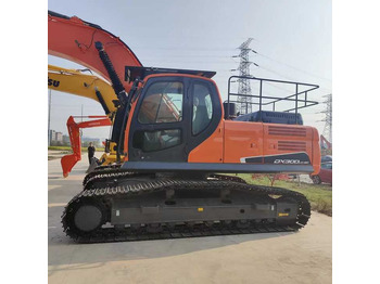 حفارات زحافة DOOSAN DX300LC