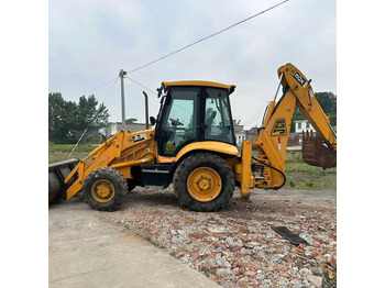 حفار متعدد الاستخدام JCB 3CX