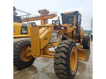 آلة تسوية الأرض CATERPILLAR 140H