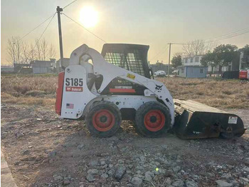 تأجير  Used bobcat s185 skid steer loader  on sale 100% excellent condition bobcat brand s185  s300 s550 s16 s18 skid steer sale Used bobcat s185 skid steer loader  on sale 100% excellent condition bobcat brand s185  s300 s550 s16 s18 skid steer sale: صور 3