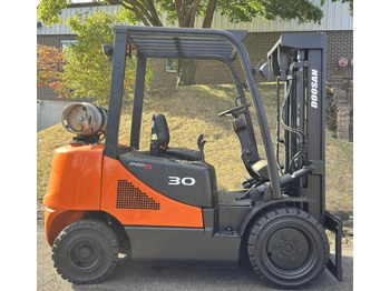 رافعة شوكية تعمل بالغاز Doosan Chariot élévateur 3t gaz DOOSAN fenwick: صور 4