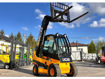رافعة تلسكوبية JCB