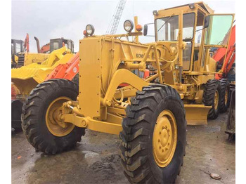 آلة تسوية الأرض KOMATSU