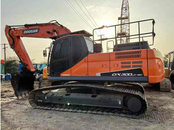حفارات زحافة DOOSAN DX300
