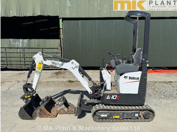حفارة على عجلات BOBCAT E10