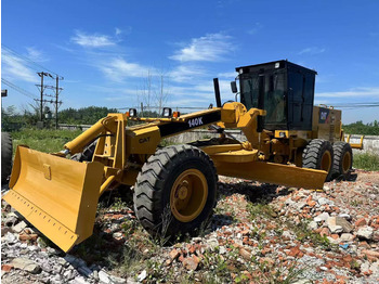 آلة تسوية الأرض CATERPILLAR 140H