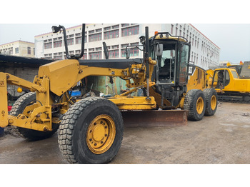 آلة تسوية الأرض CATERPILLAR 160M: صور 4