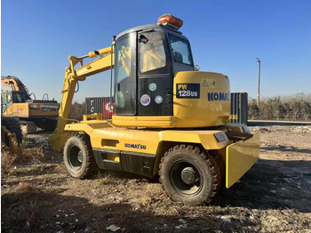 حفارة على عجلات KOMATSU PC128